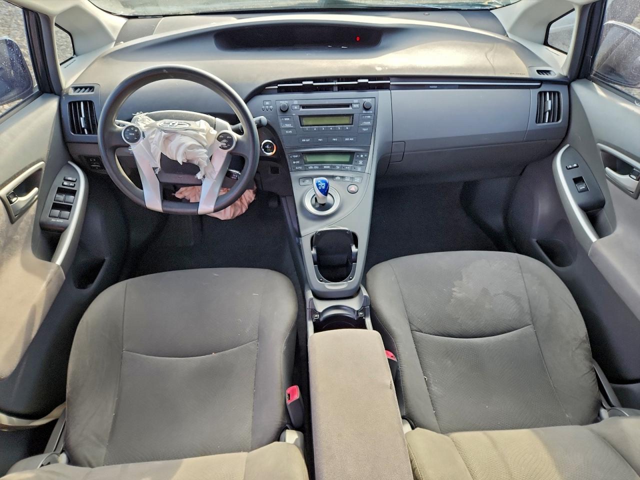 2011 TOYOTA PRIUS photo 8