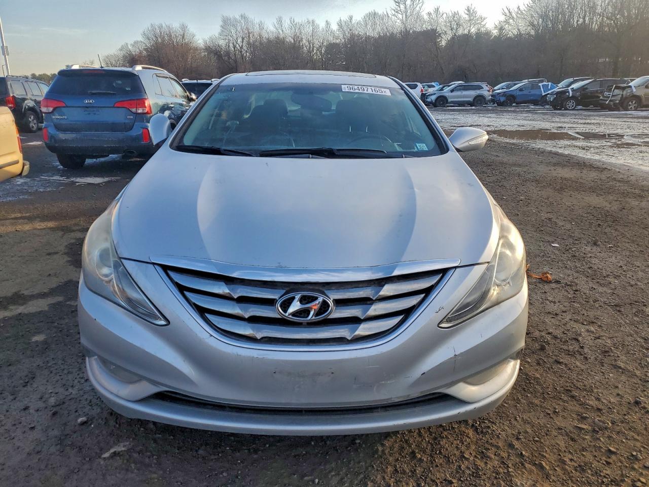 2011 HYUNDAI SONATA SE photo 9