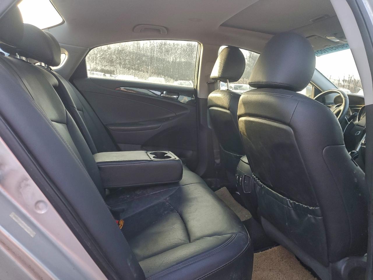 2011 HYUNDAI SONATA SE photo 19