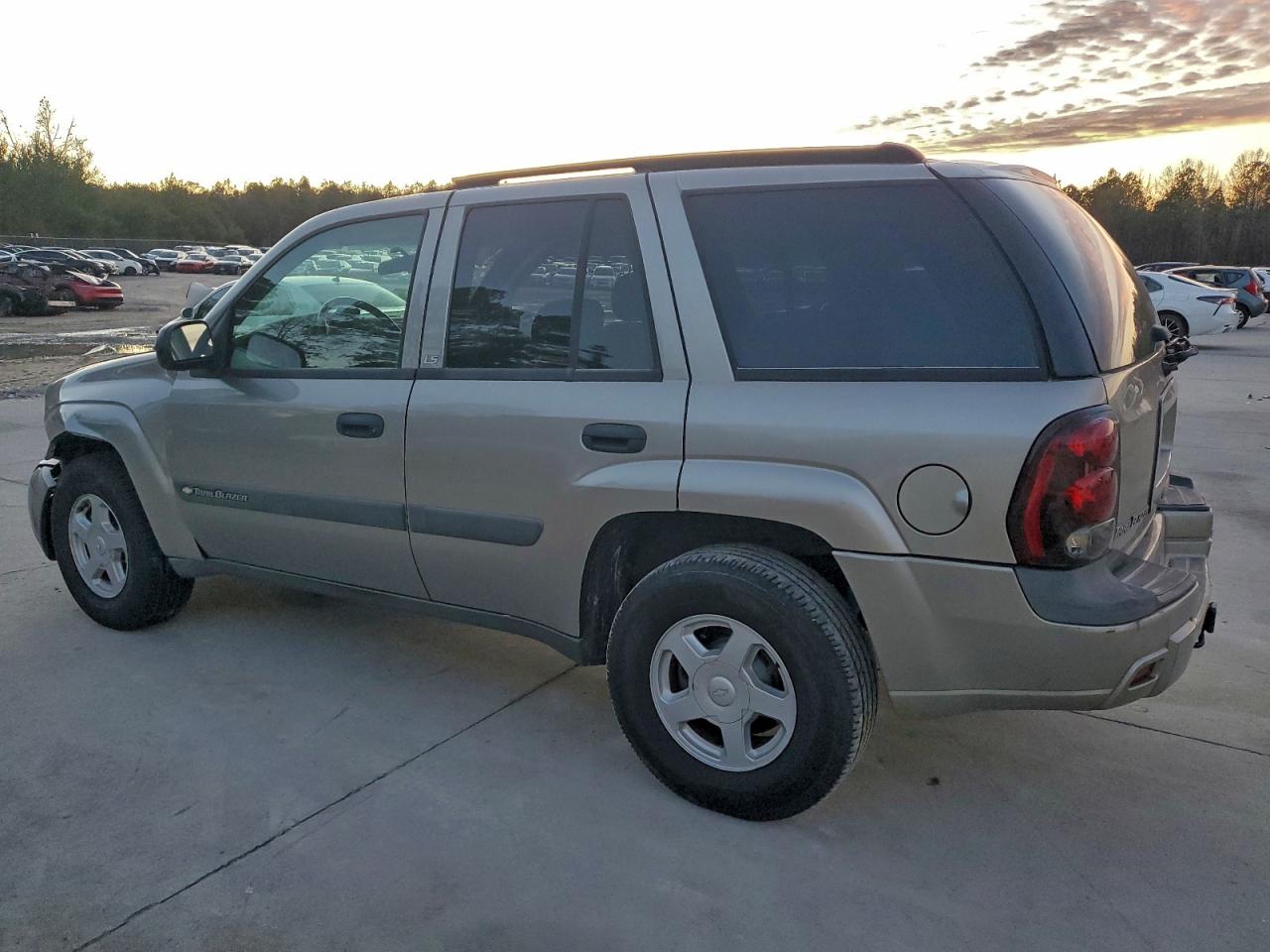 2003 CHEVROLET TRAILBLAZER photo 2