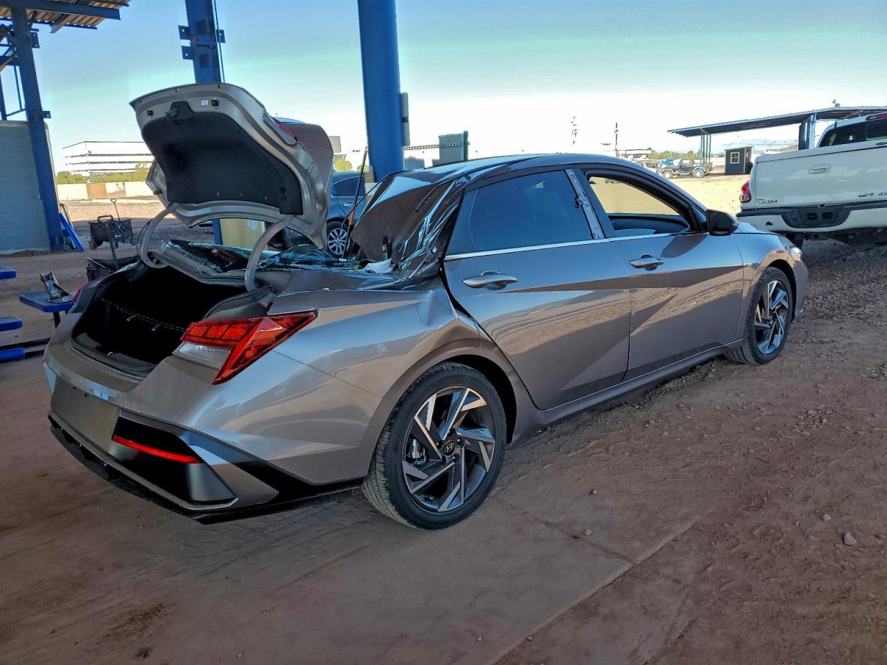 2025 HYUNDAI ELANTRA LIMITED photo 7