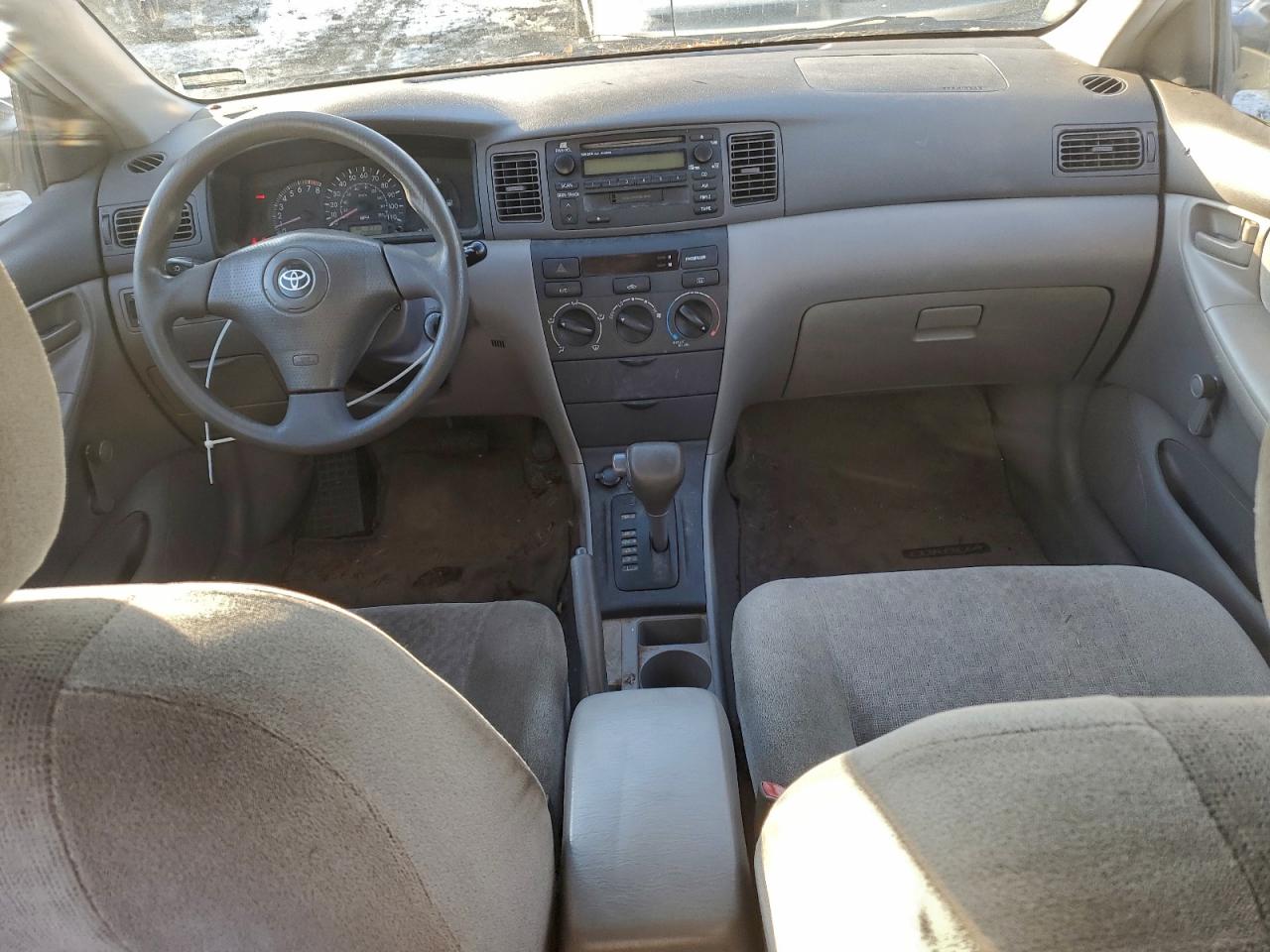 2004 TOYOTA COROLLA CE photo 8