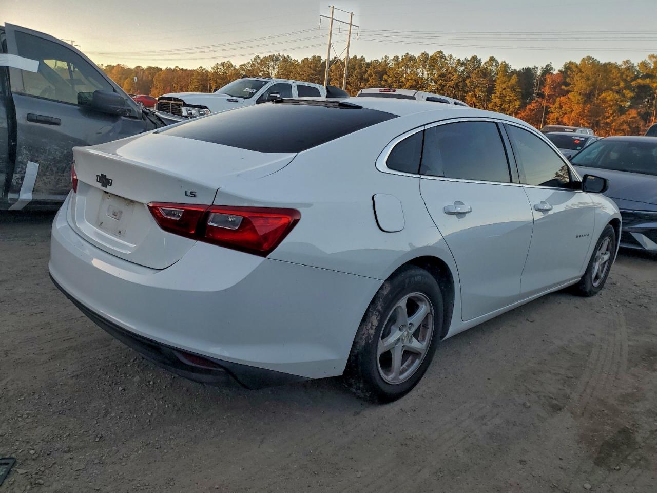2016 CHEVROLET MALIBU LS photo 3