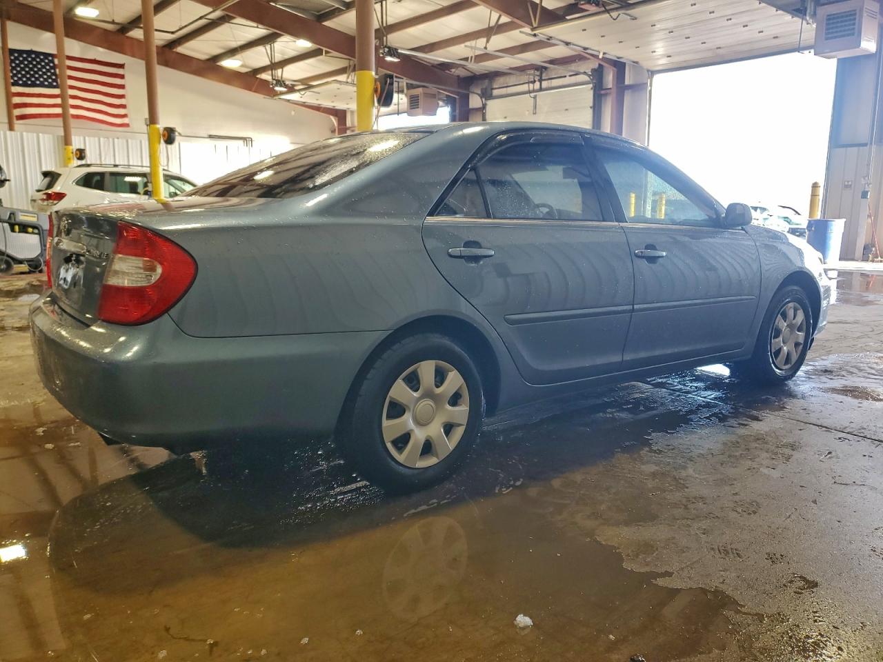 2002 TOYOTA CAMRY LE photo 3