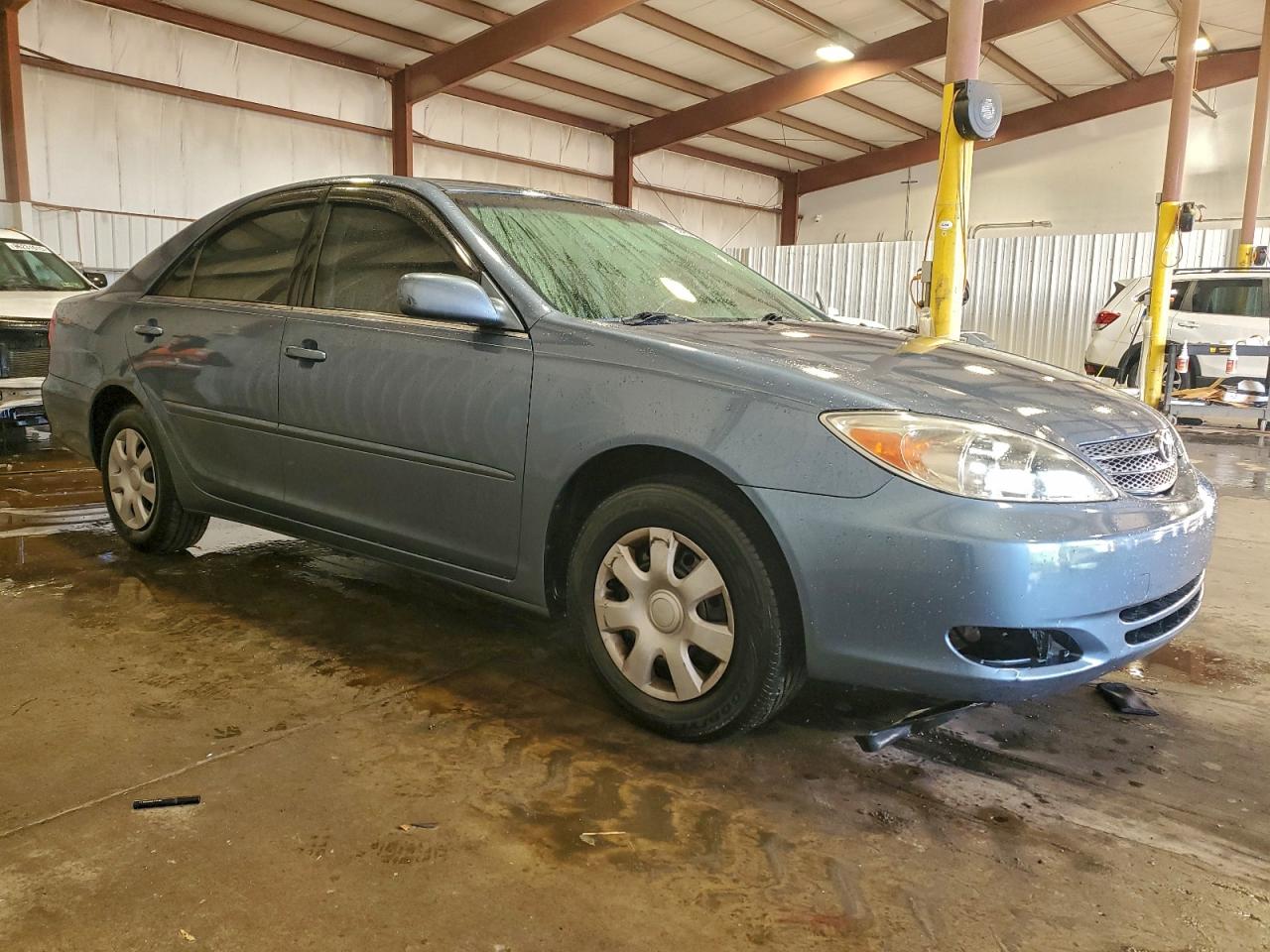 2002 TOYOTA CAMRY LE photo 4