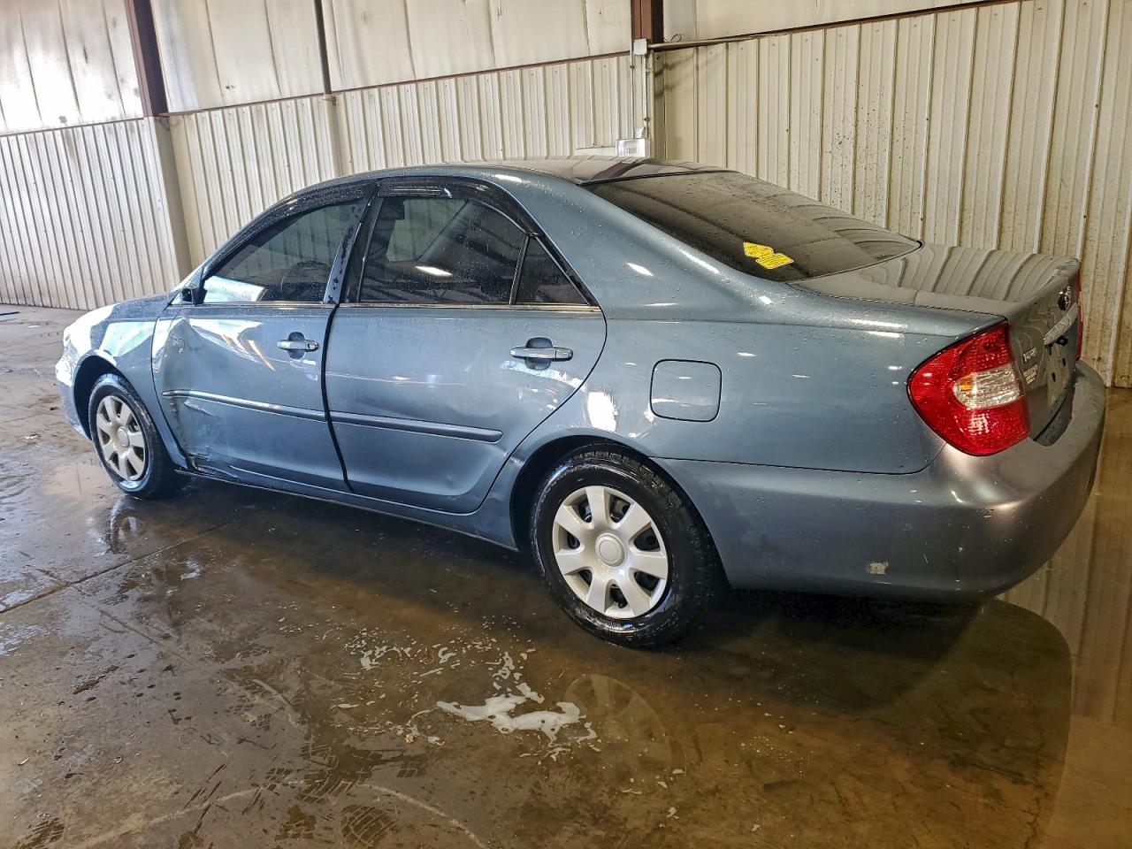 2002 TOYOTA CAMRY LE photo 2