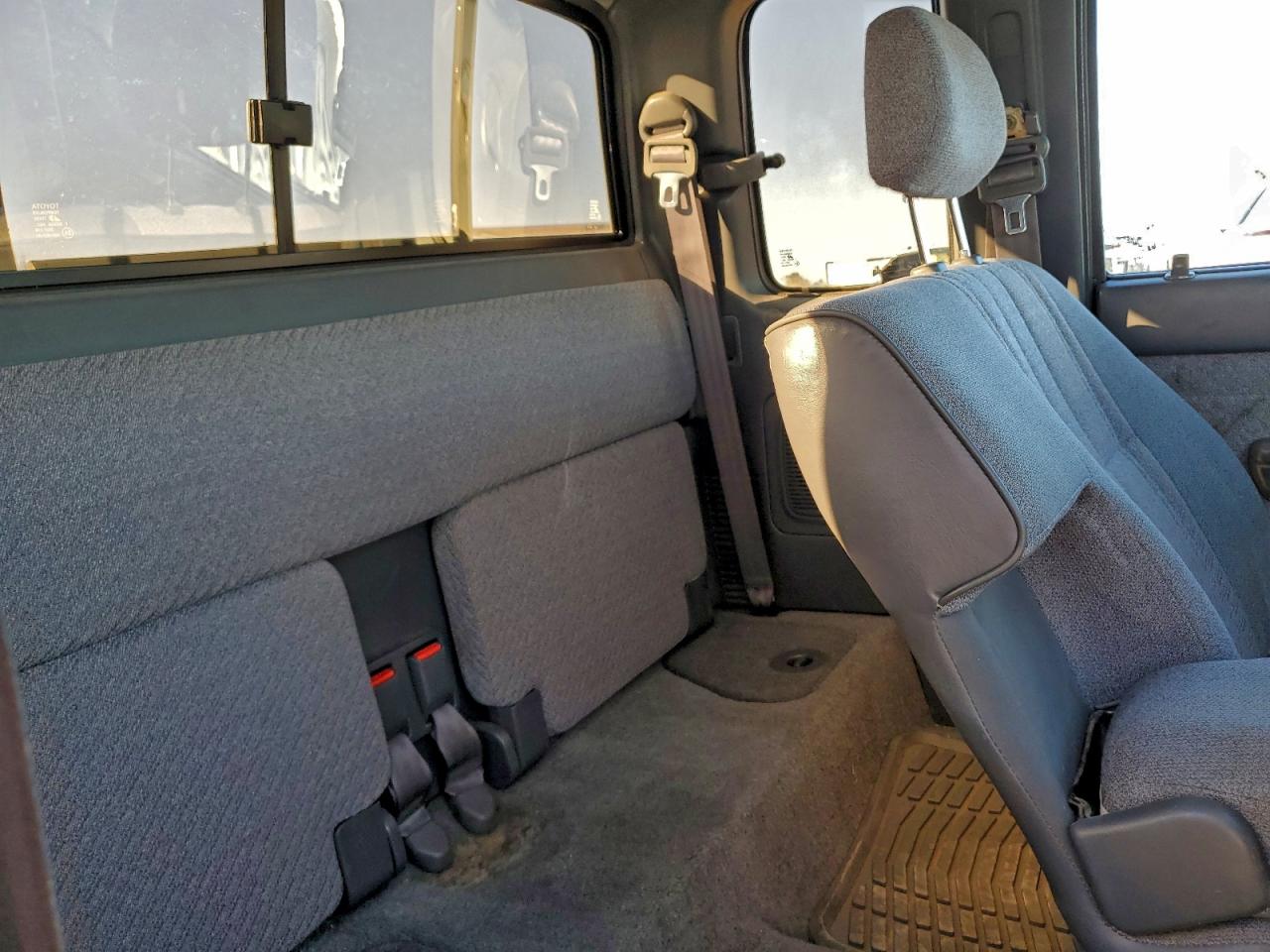1996 TOYOTA TACOMA XTRACAB photo 10