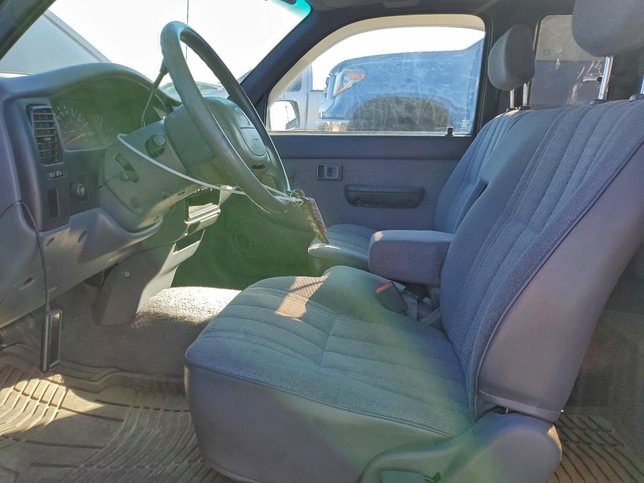 1996 TOYOTA TACOMA XTRACAB photo 7