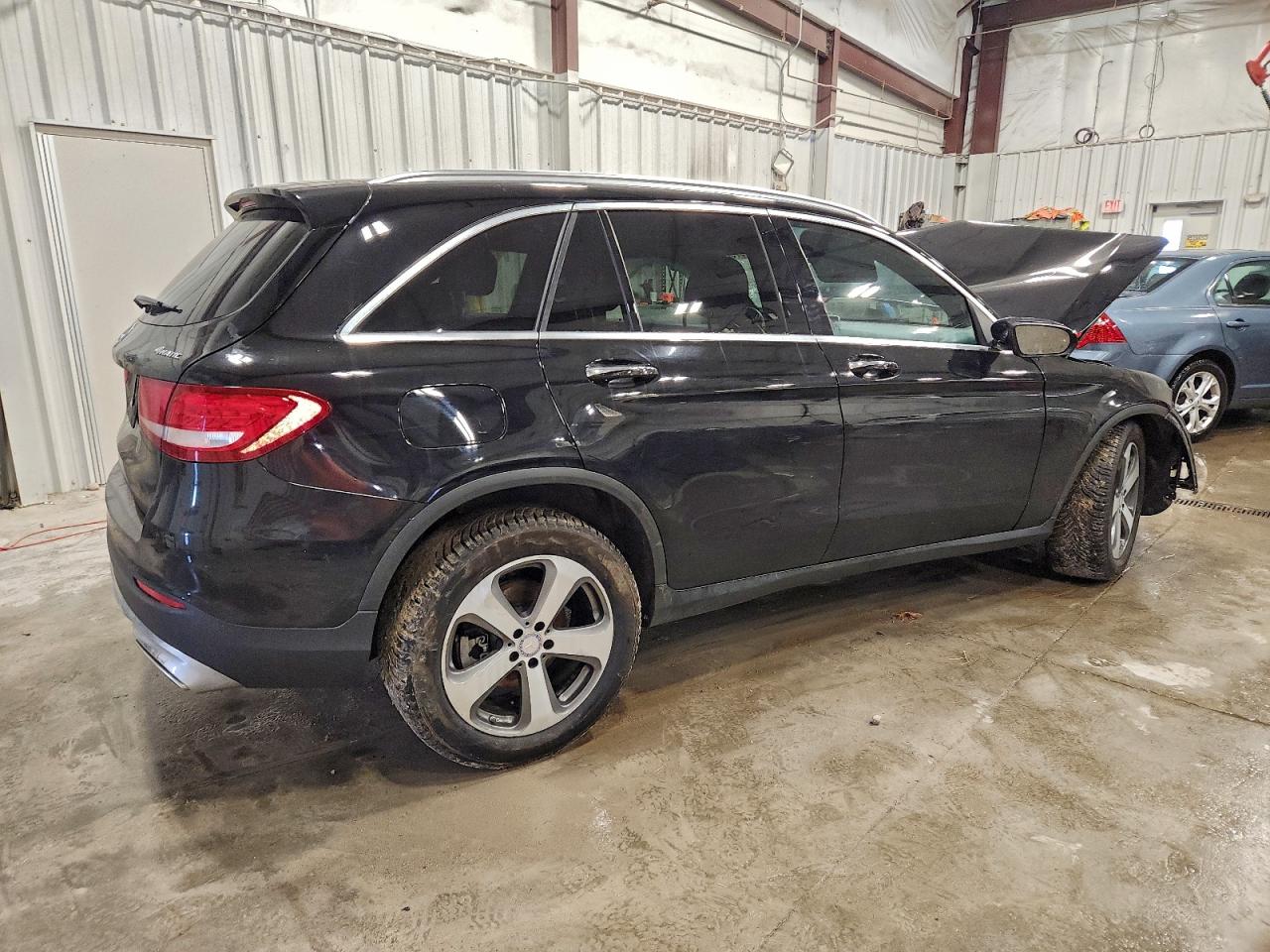 2017 MERCEDES-BENZ GLC 300 4MATIC photo 3