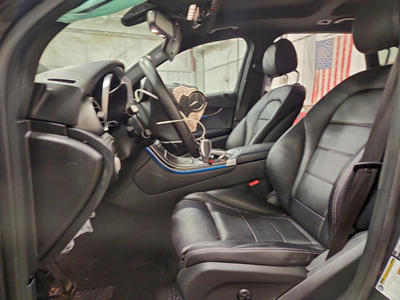 2017 MERCEDES-BENZ GLC 300 4MATIC photo 7