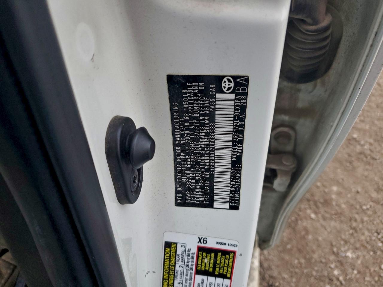 2014 TOYOTA COROLLA ECO photo 12