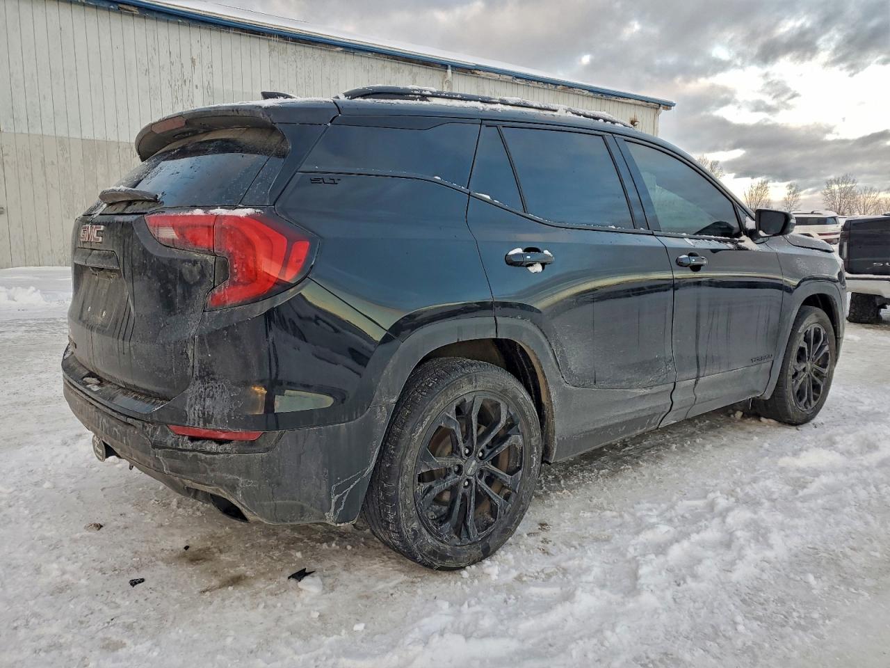 2020 GMC TERRAIN SLT photo 3
