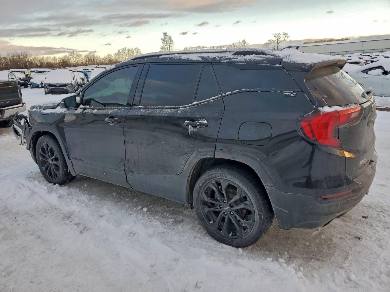 2020 GMC TERRAIN SLT photo 2