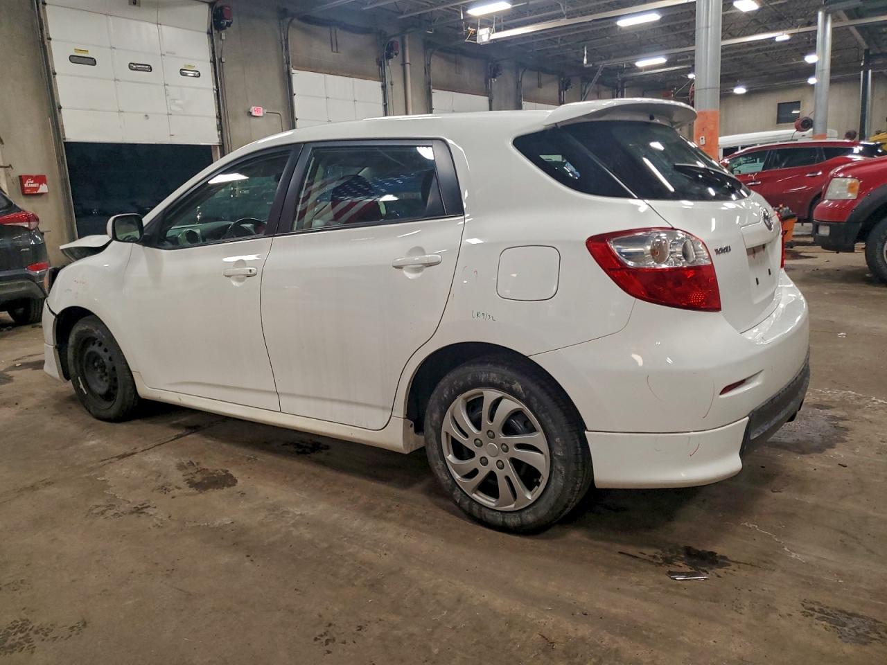 2010 TOYOTA COROLLA MATRIX S photo 2