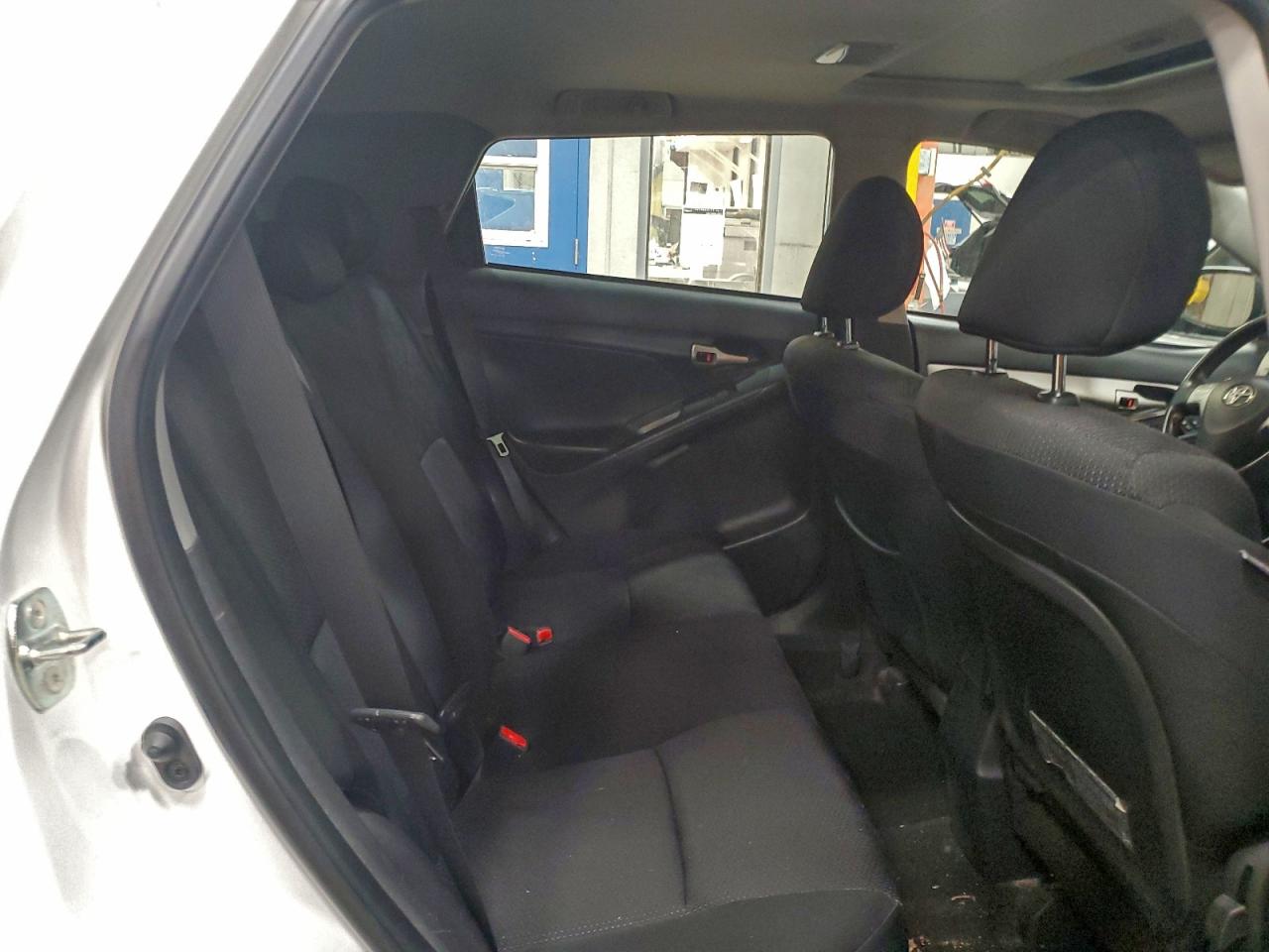 2010 TOYOTA COROLLA MATRIX S photo 11