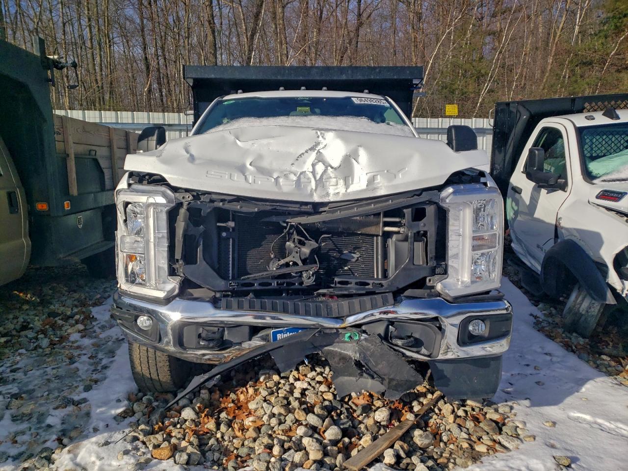2024 FORD F350 DUMP TRUCK photo 2