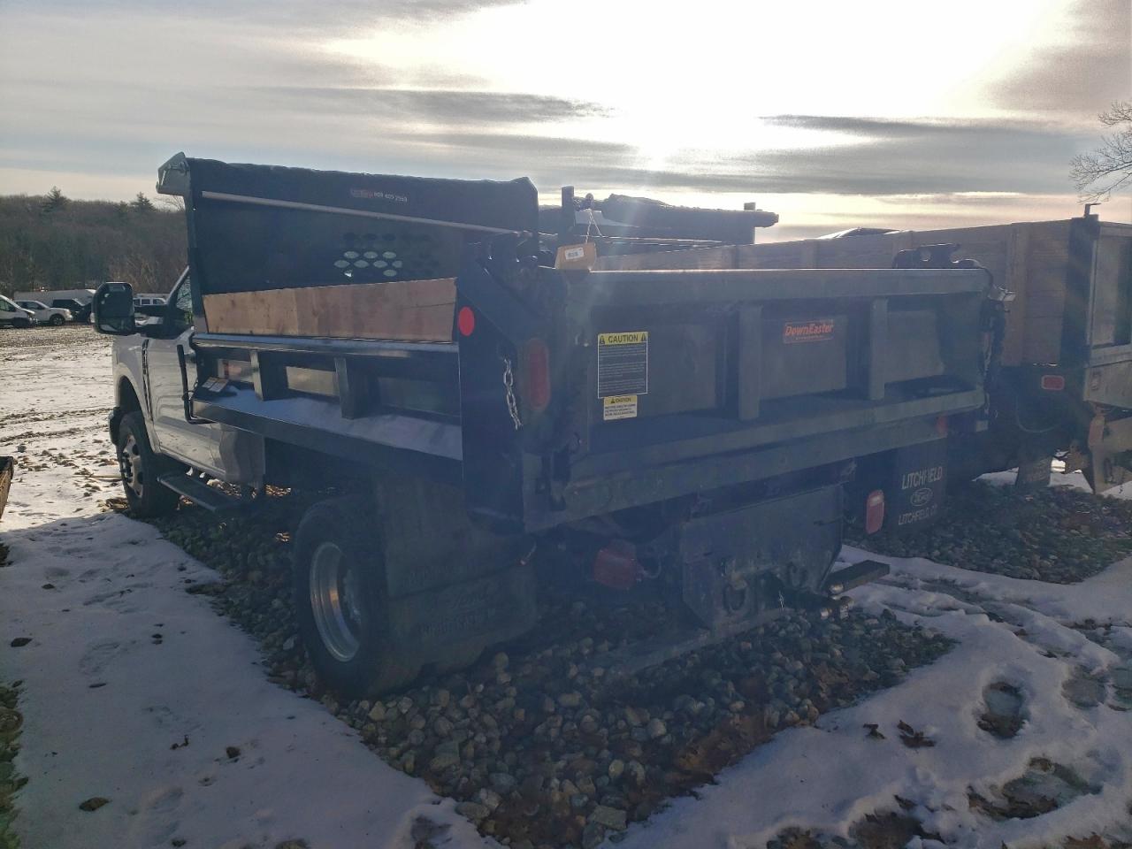 2024 FORD F350 DUMP TRUCK photo 4