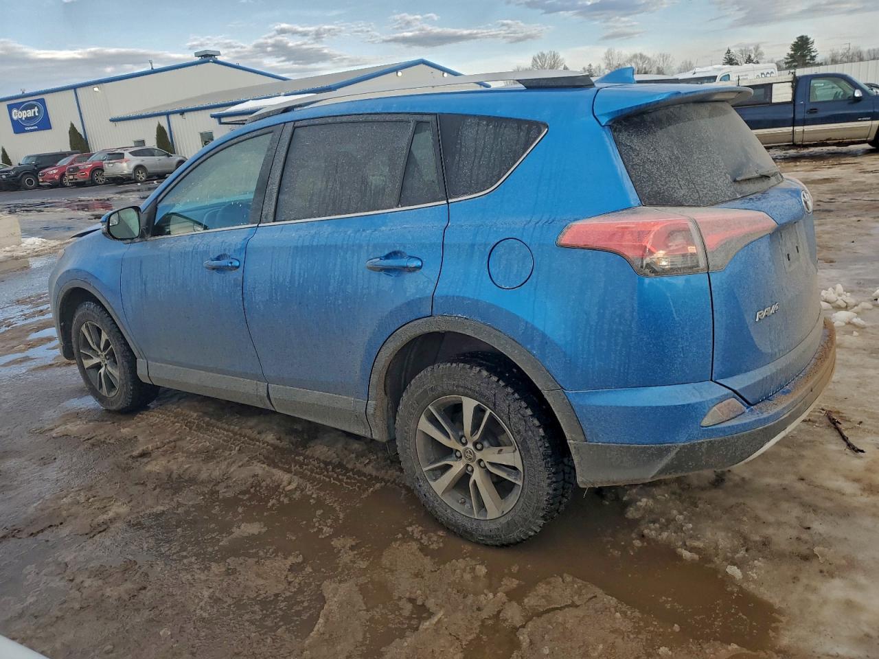 2016 TOYOTA RAV4 XLE photo 2