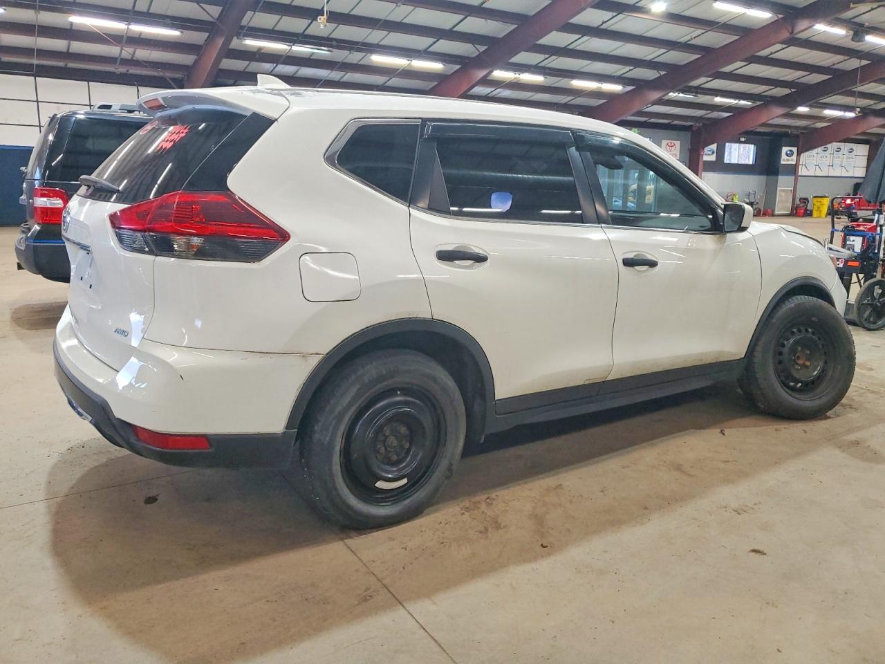 2019 NISSAN ROGUE S photo 3