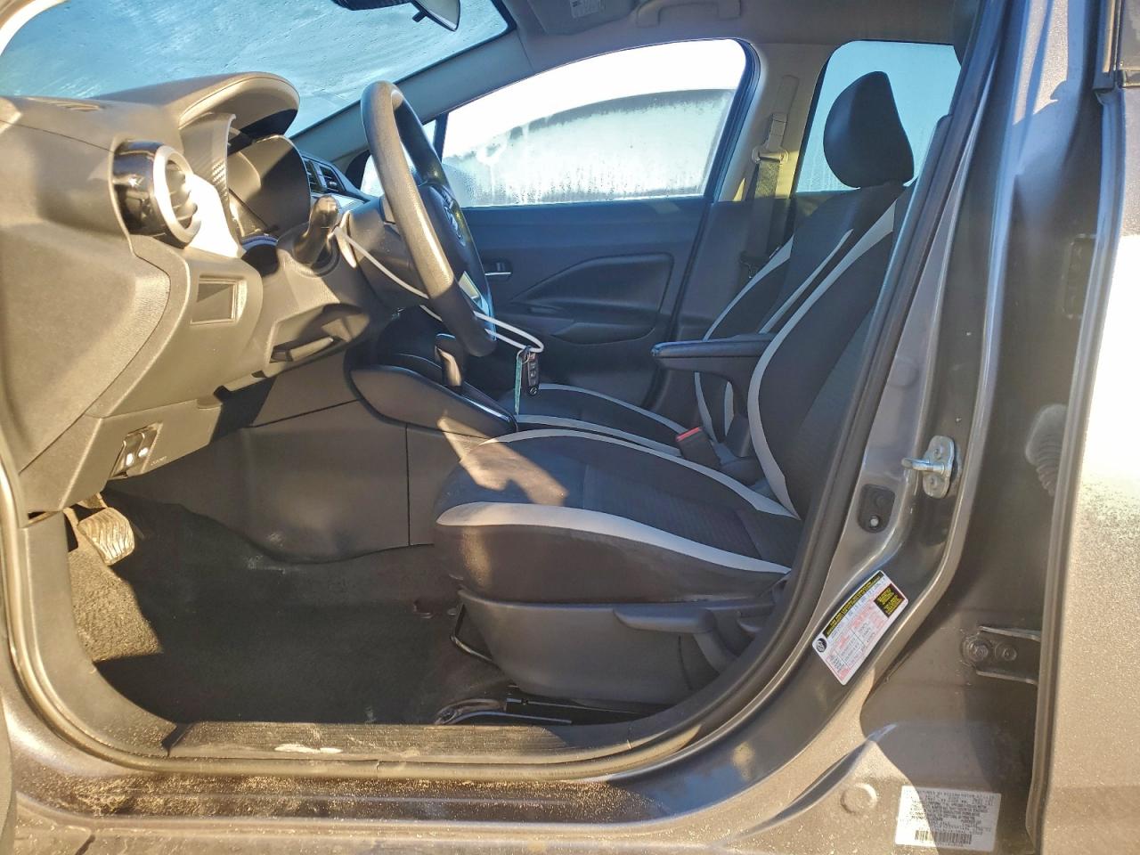 2020 NISSAN VERSA SV photo 13