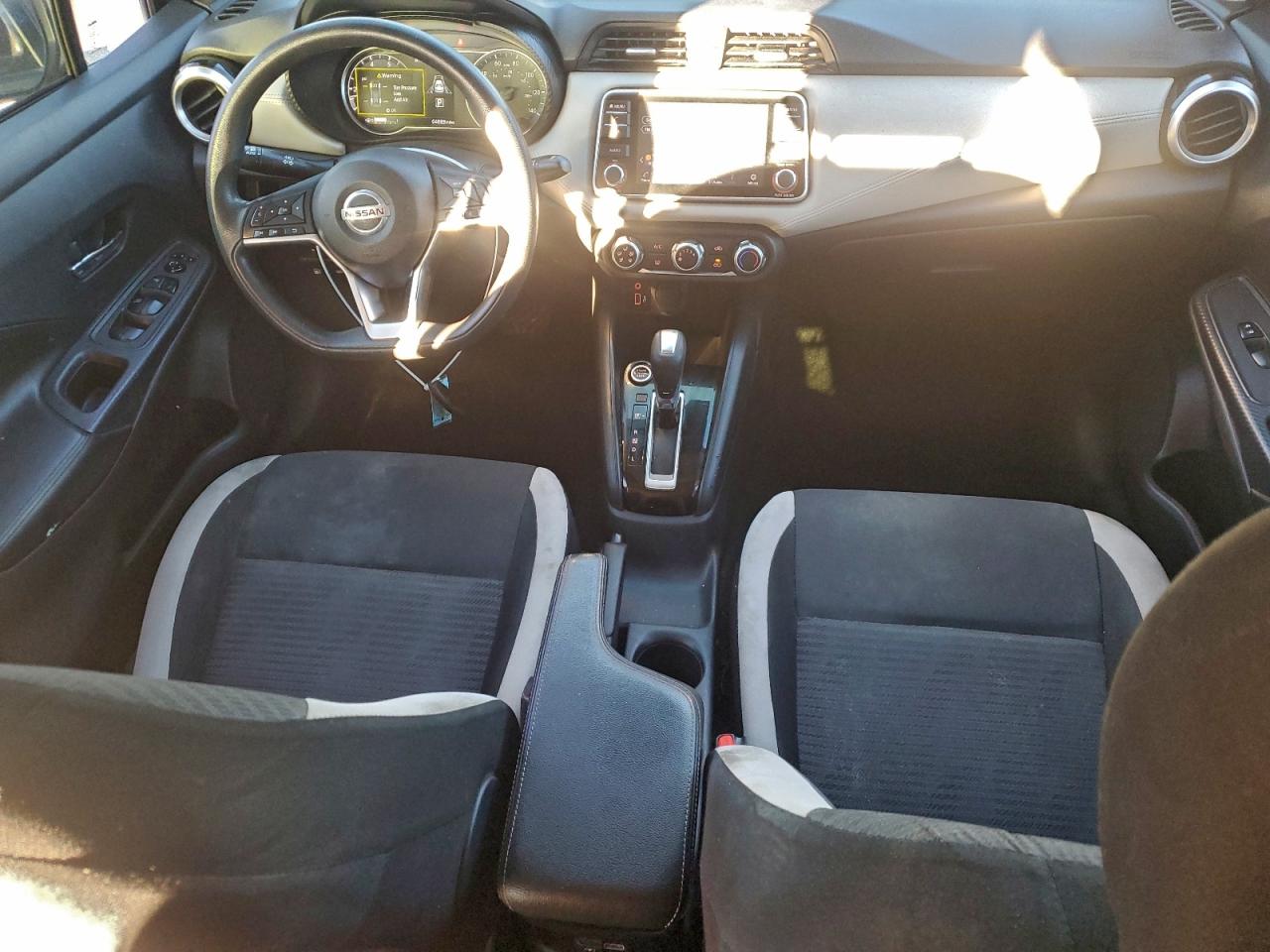 2020 NISSAN VERSA SV photo 15