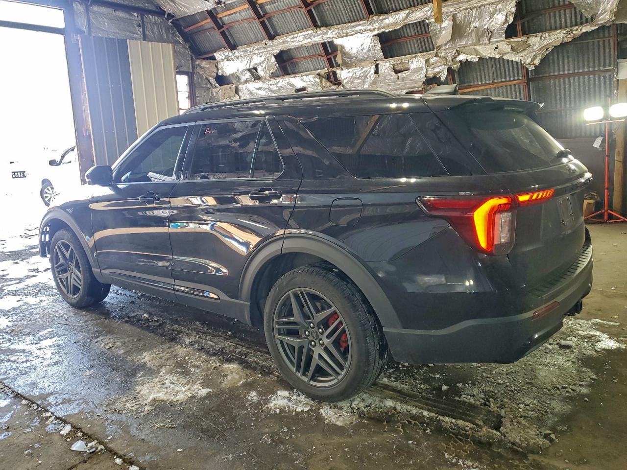 2025 FORD EXPLORER ST-LINE photo 3
