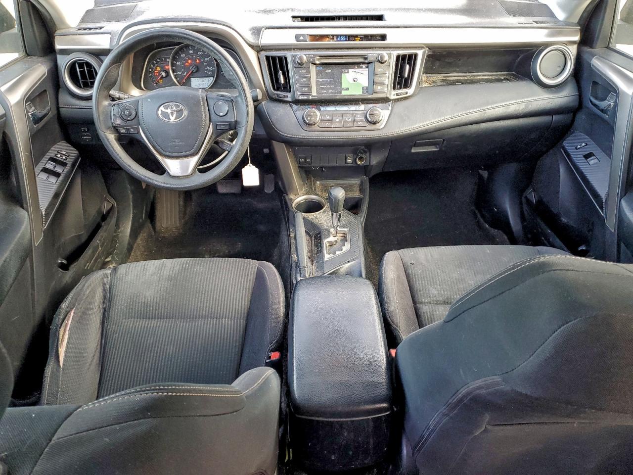 2015 TOYOTA RAV4 XLE photo 8