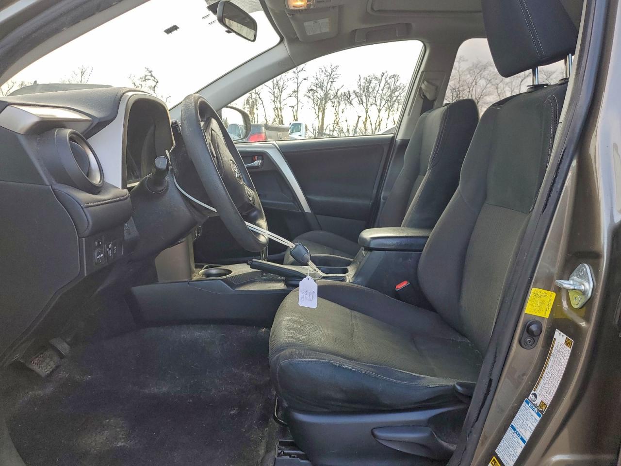 2015 TOYOTA RAV4 XLE photo 7
