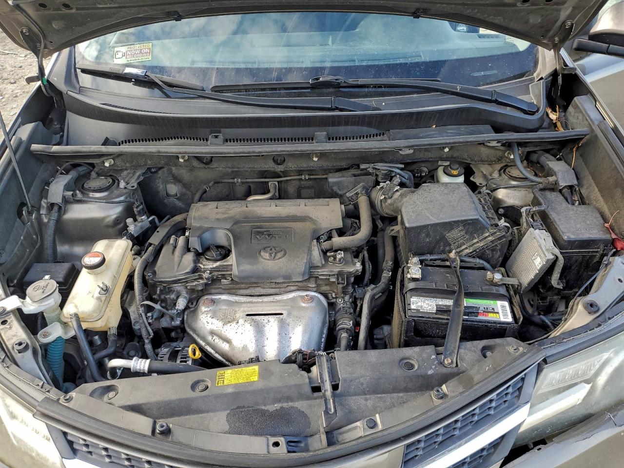 2015 TOYOTA RAV4 XLE photo 12