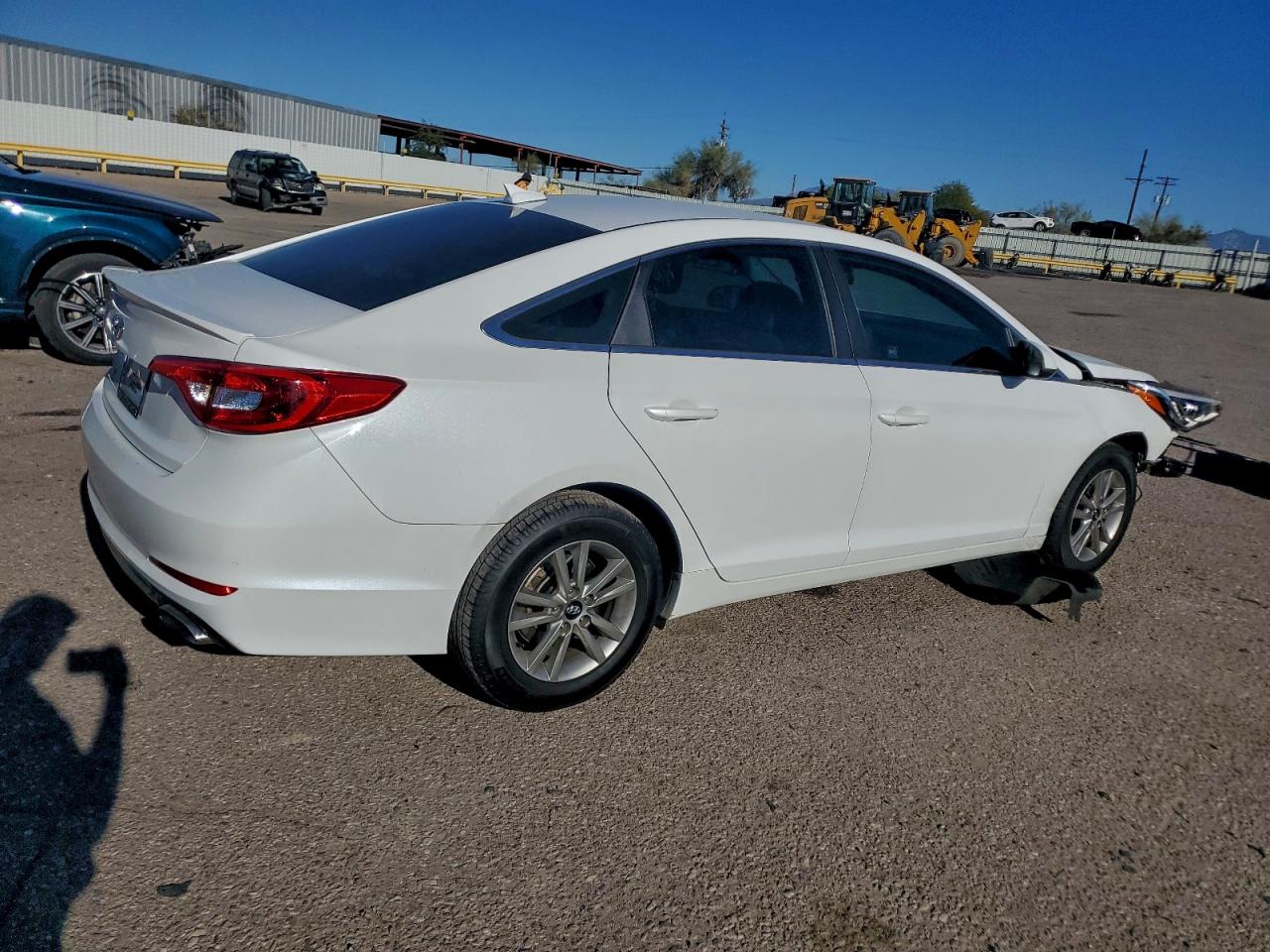 2017 HYUNDAI SONATA SE photo 3