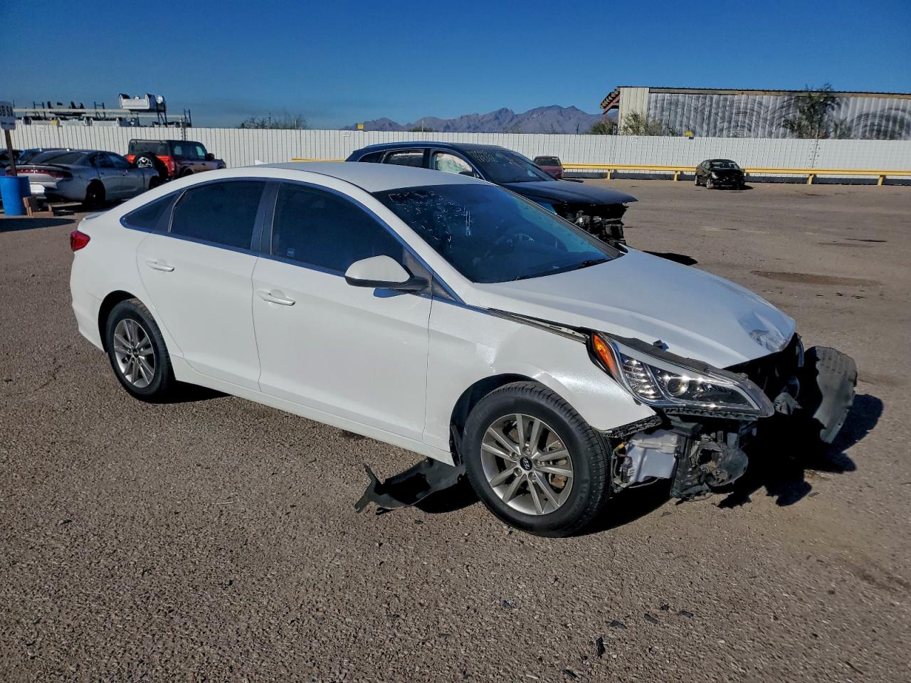 2017 HYUNDAI SONATA SE photo 4