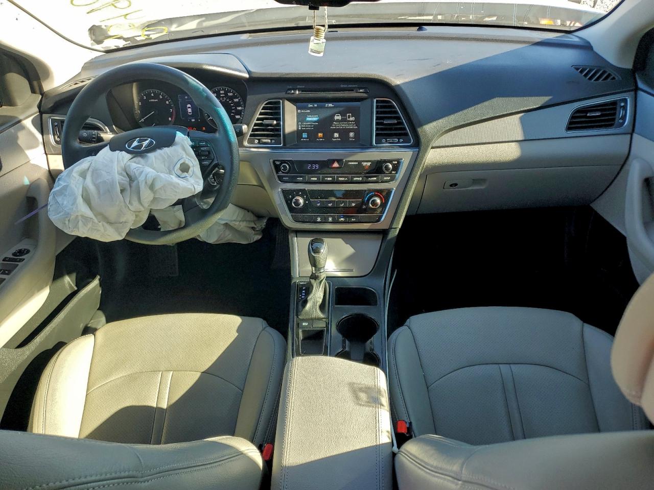 2017 HYUNDAI SONATA SE photo 8