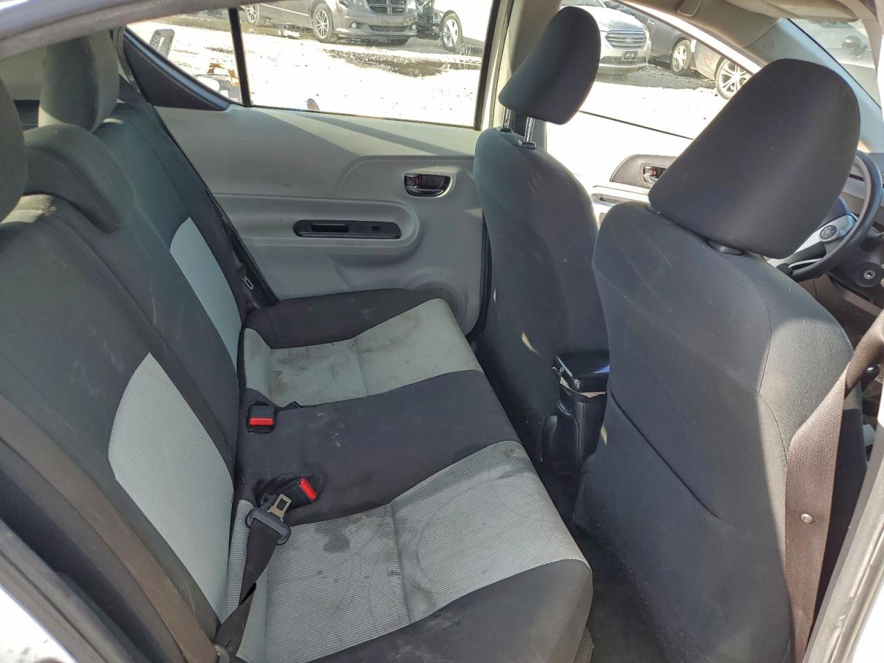 2013 TOYOTA PRIUS C photo 10