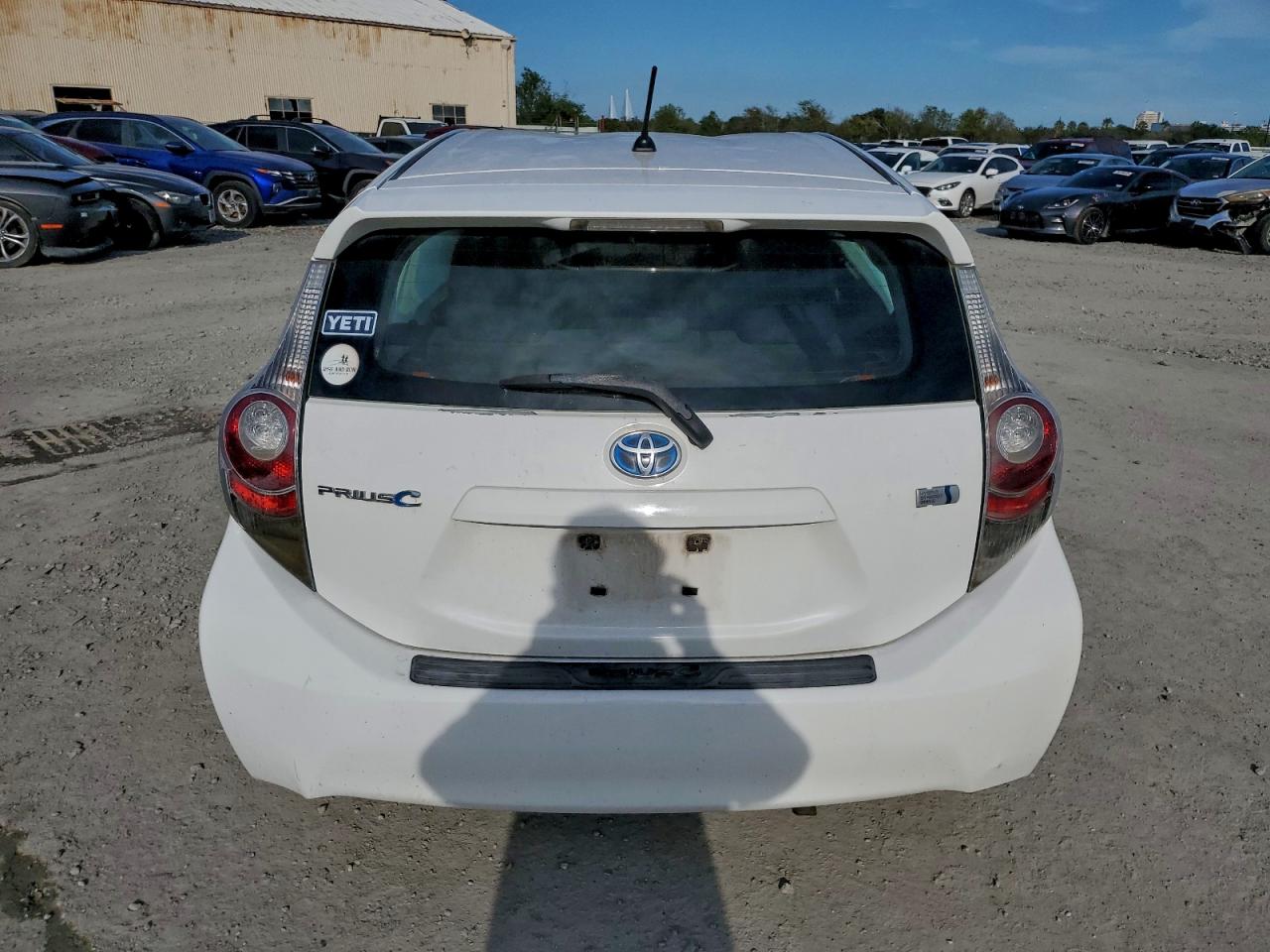 2013 TOYOTA PRIUS C photo 6