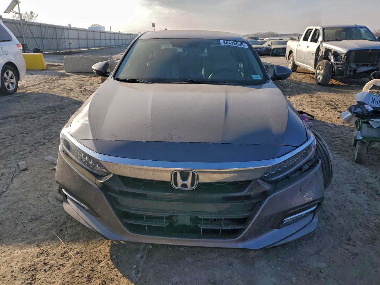 2018 HONDA ACCORD TOURING HYBRID photo 9