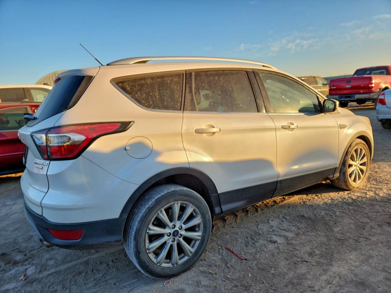 2017 FORD ESCAPE TITANIUM photo 3