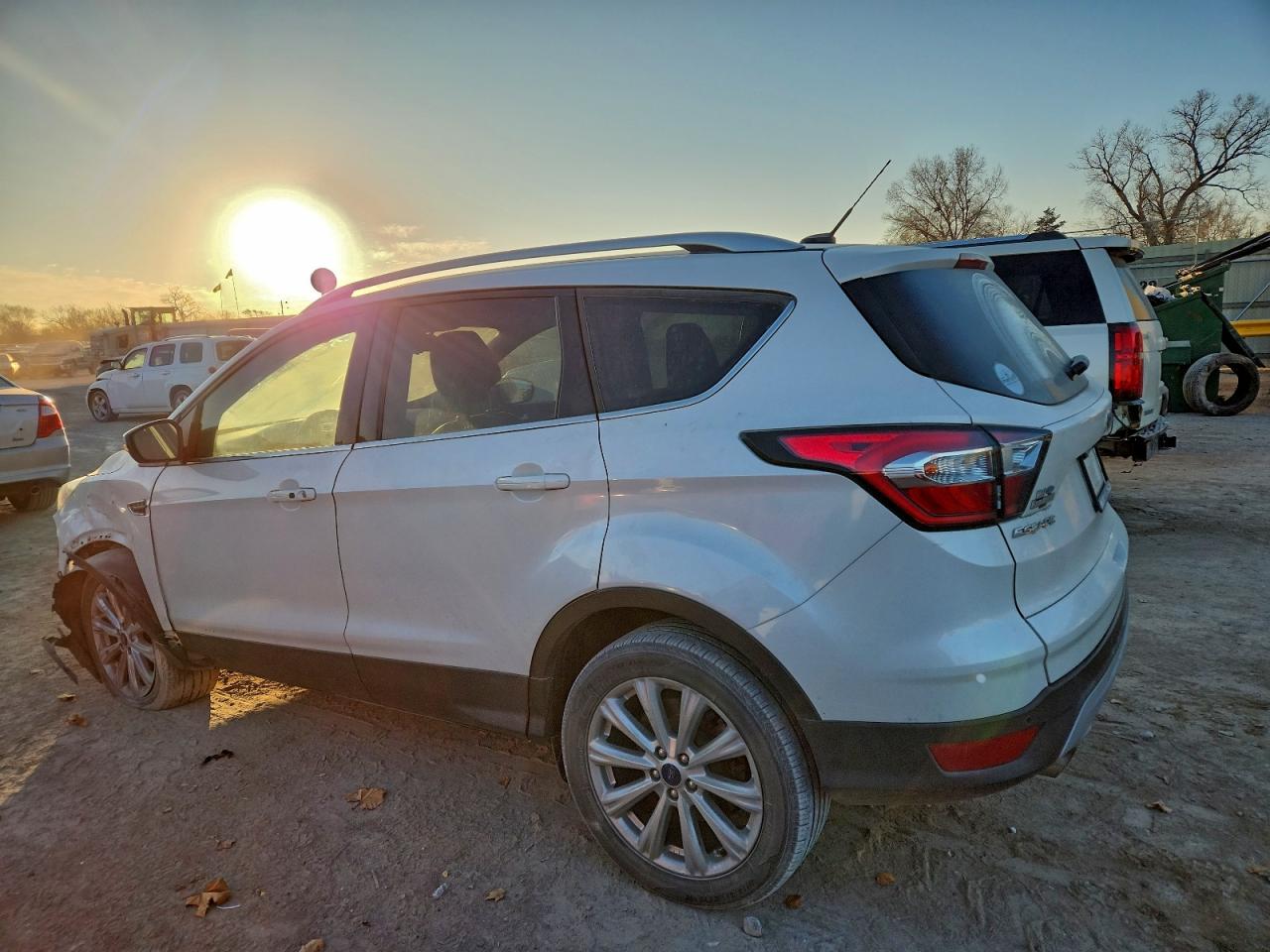 2017 FORD ESCAPE TITANIUM photo 2