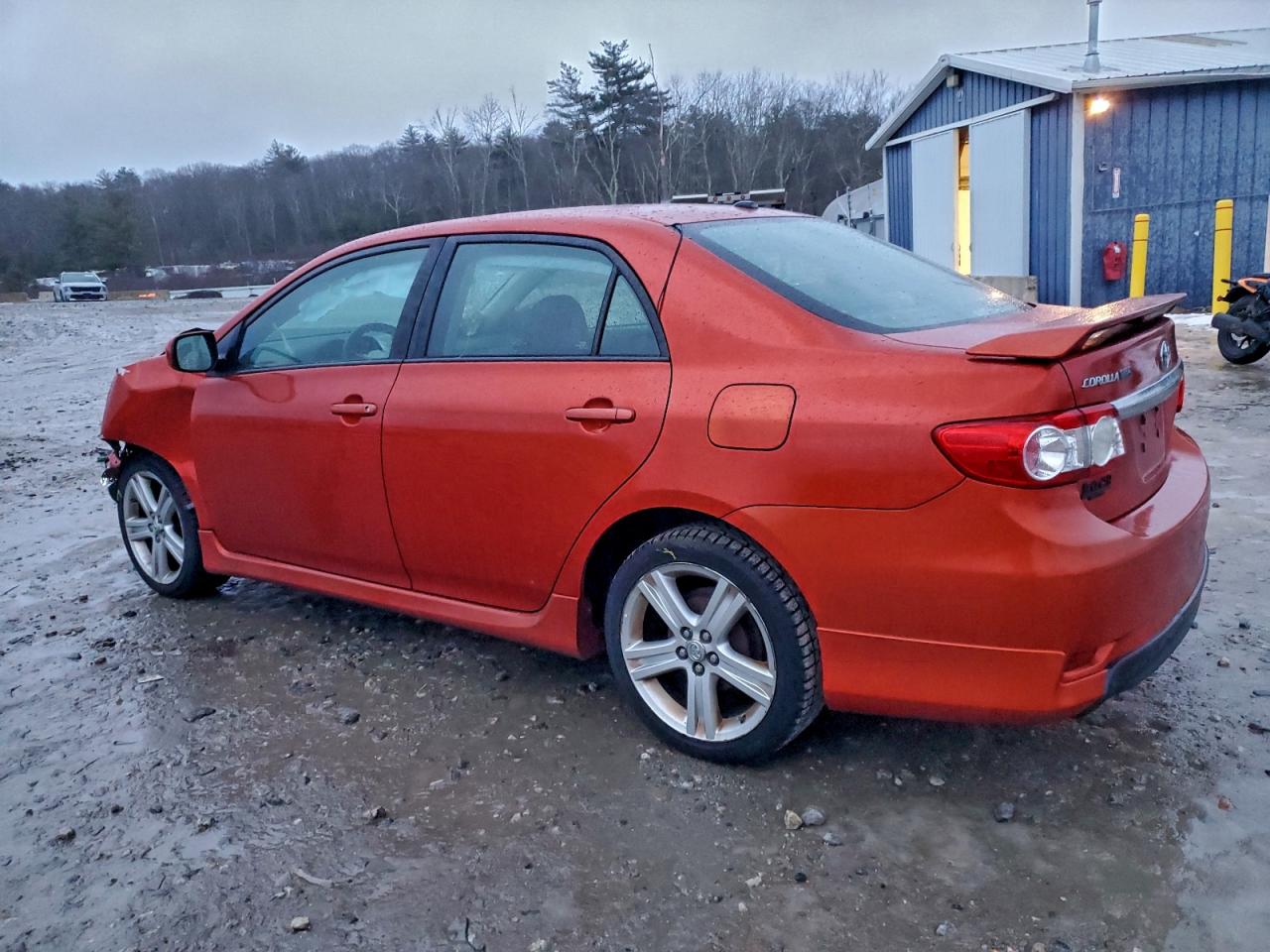 2013 TOYOTA COROLLA BASE photo 2