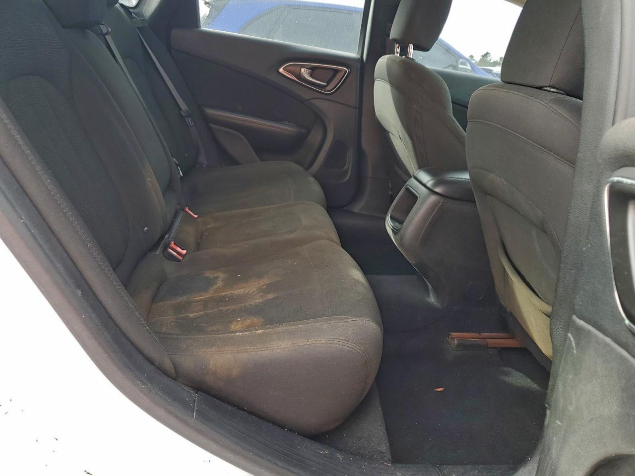 2015 CHRYSLER 200 LIMITED photo 10