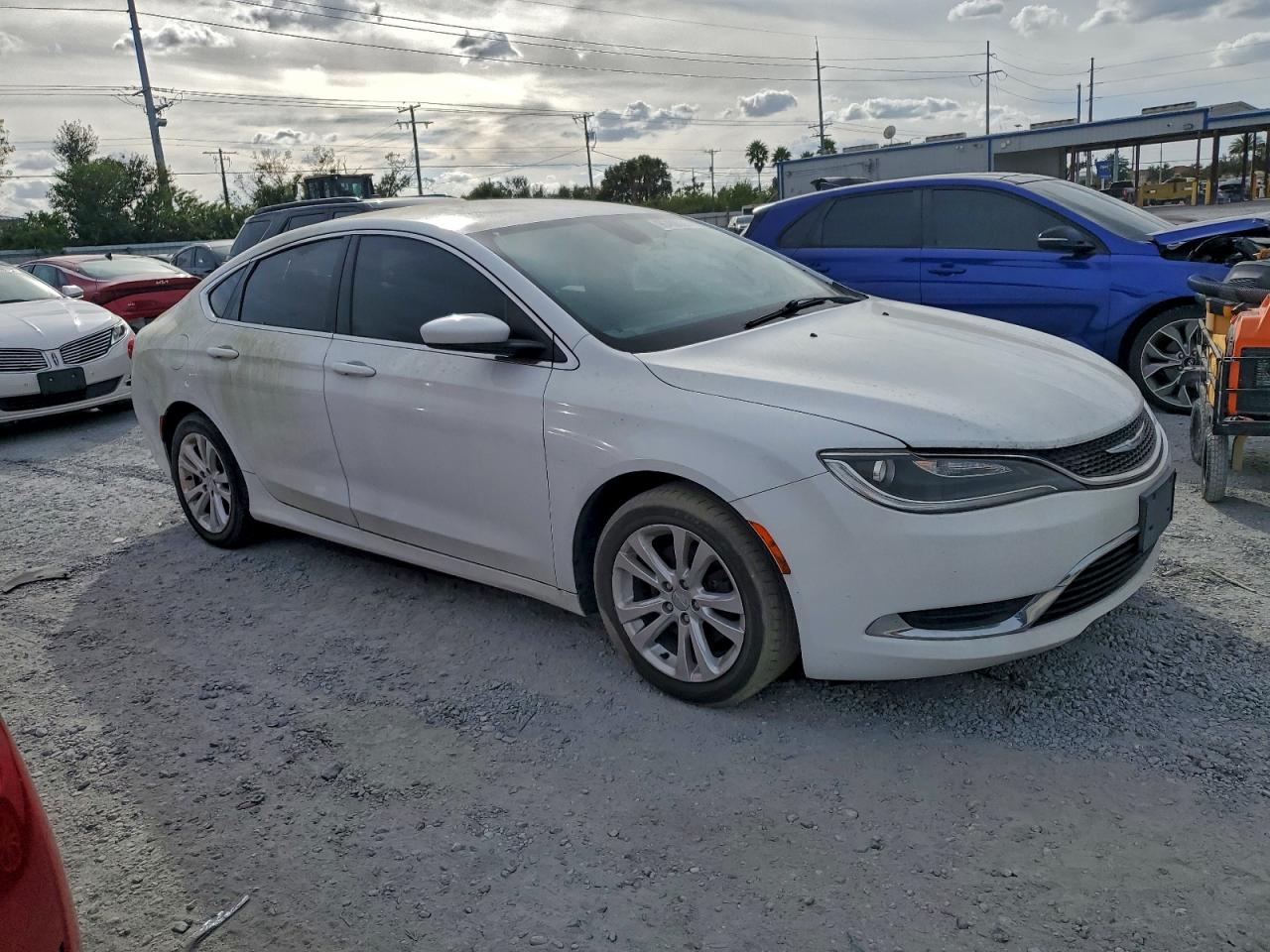 2015 CHRYSLER 200 LIMITED photo 4