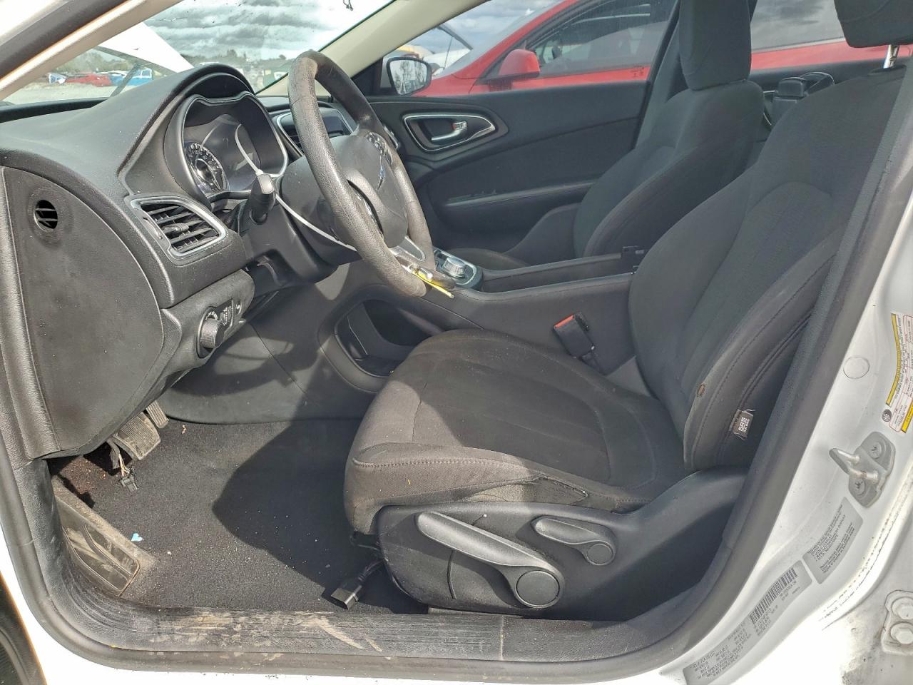 2015 CHRYSLER 200 LIMITED photo 7