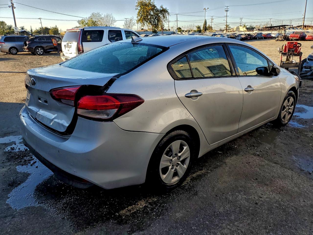 2017 KIA FORTE LX photo 3