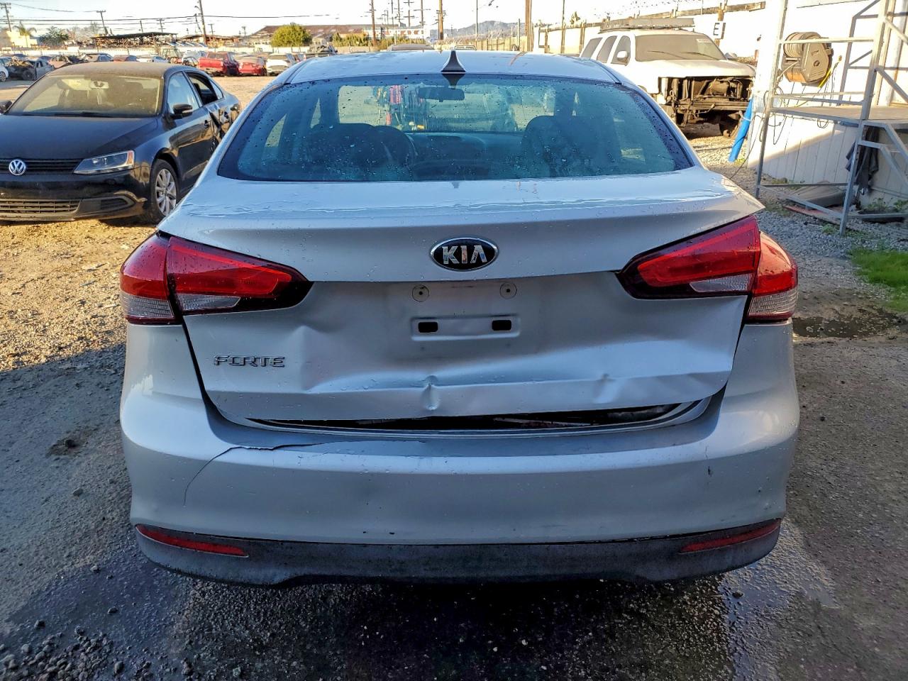 2017 KIA FORTE LX photo 6