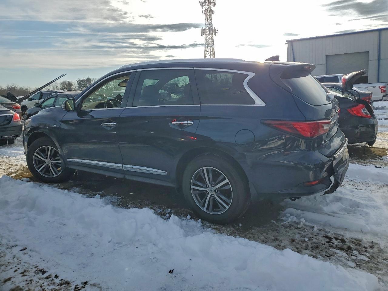 2020 INFINITI QX60 LUXE photo 2