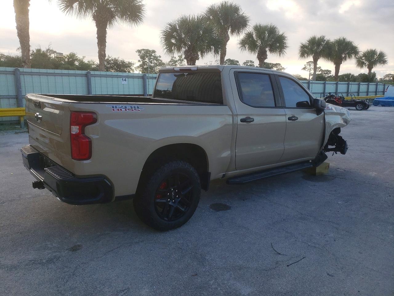 2023 CHEVROLET SILVERADO K1500 LT TRAIL BOSS photo 3