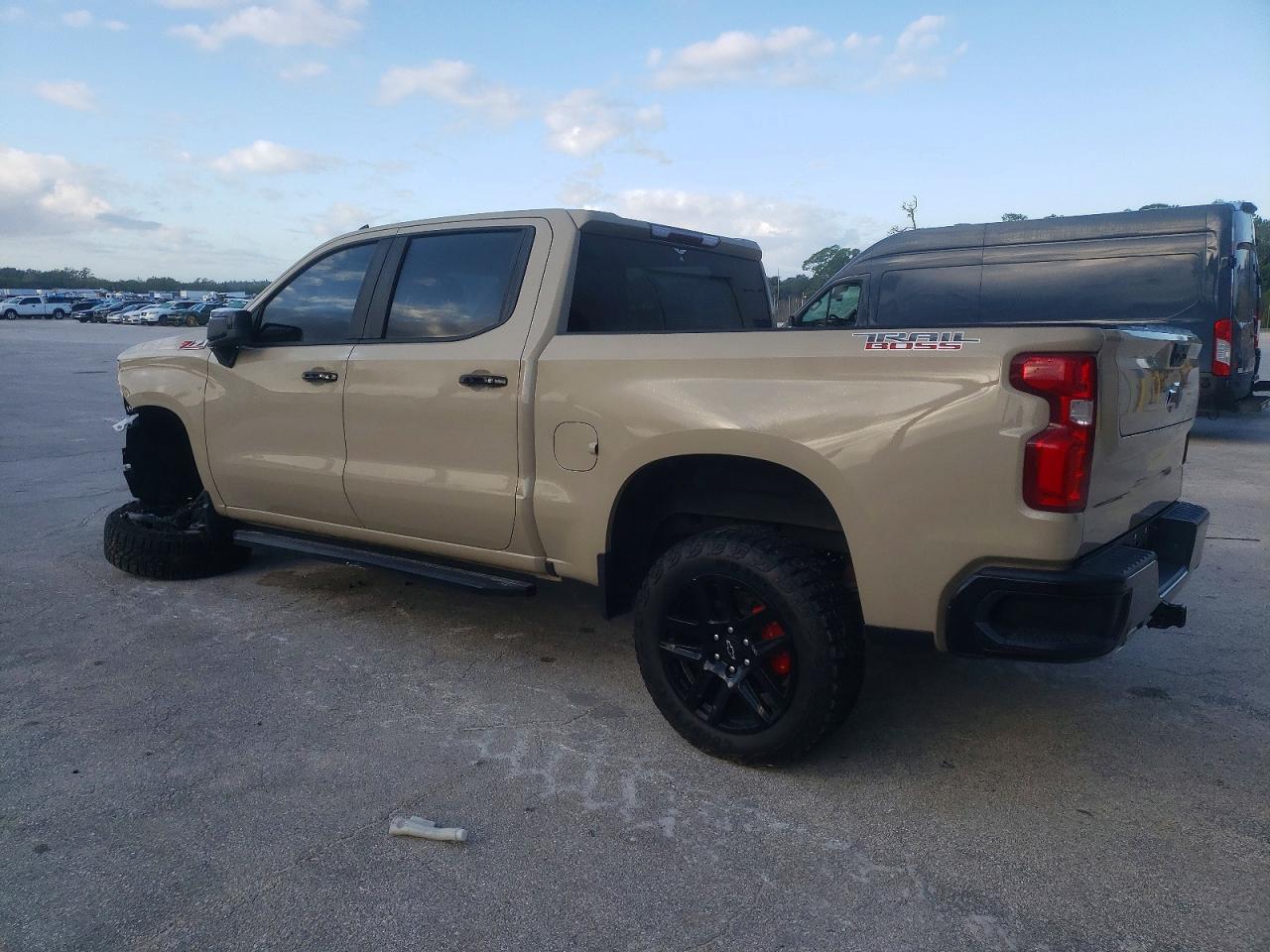 2023 CHEVROLET SILVERADO K1500 LT TRAIL BOSS photo 2