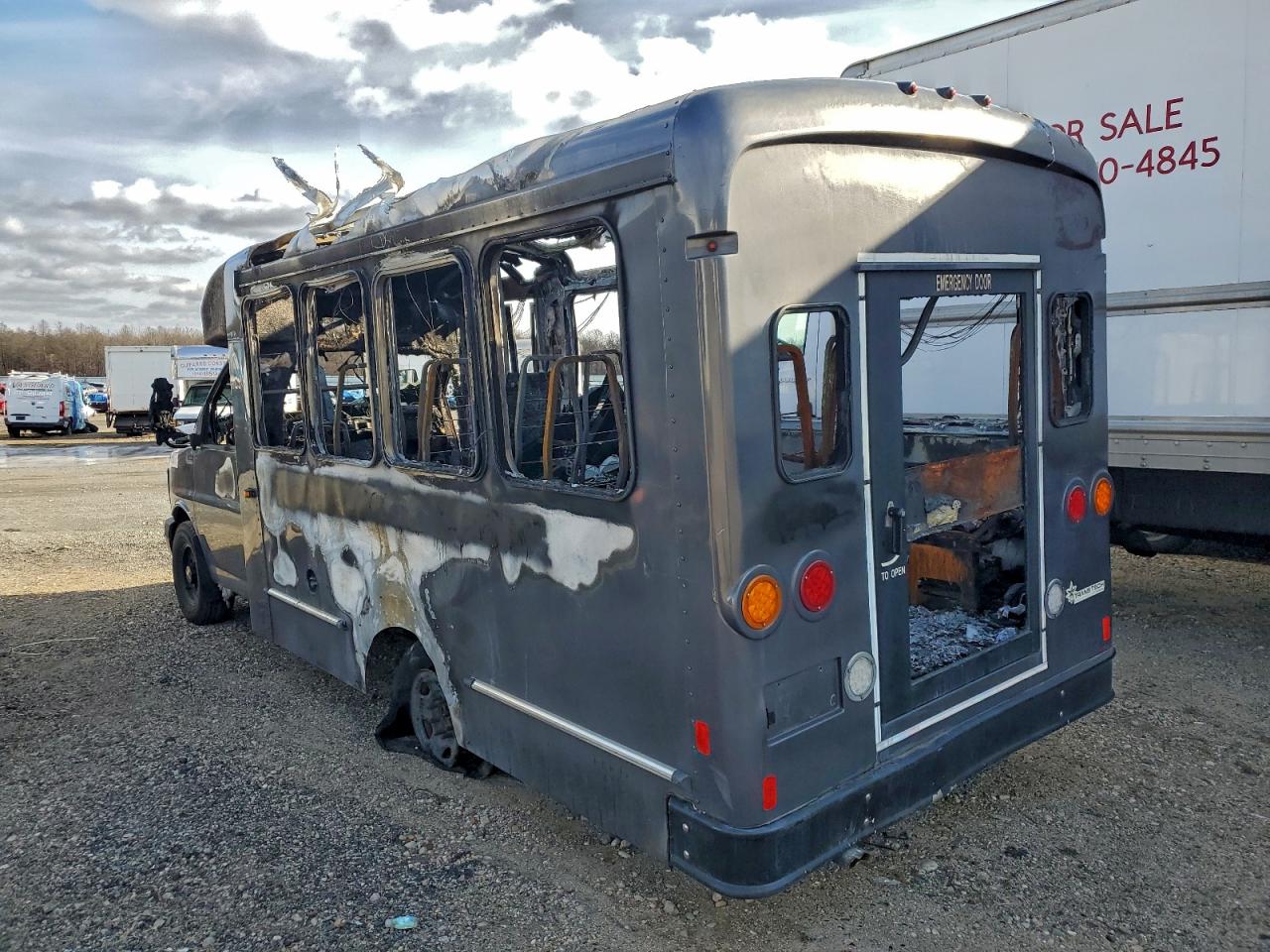 2016 CHEVROLET EXPRESS G3500 photo 3
