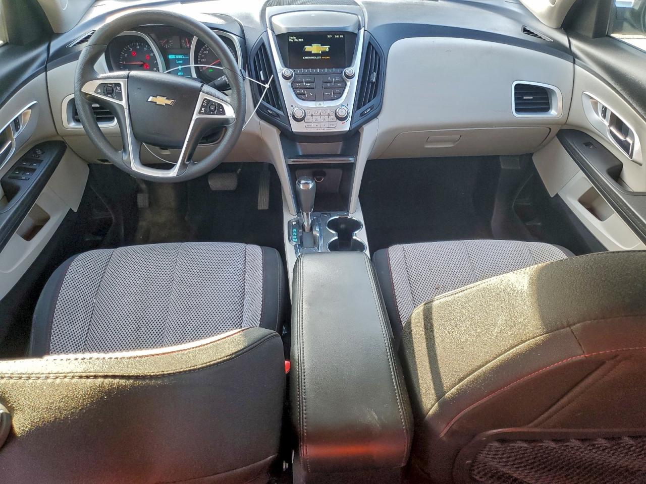 2017 CHEVROLET EQUINOX LT photo 8