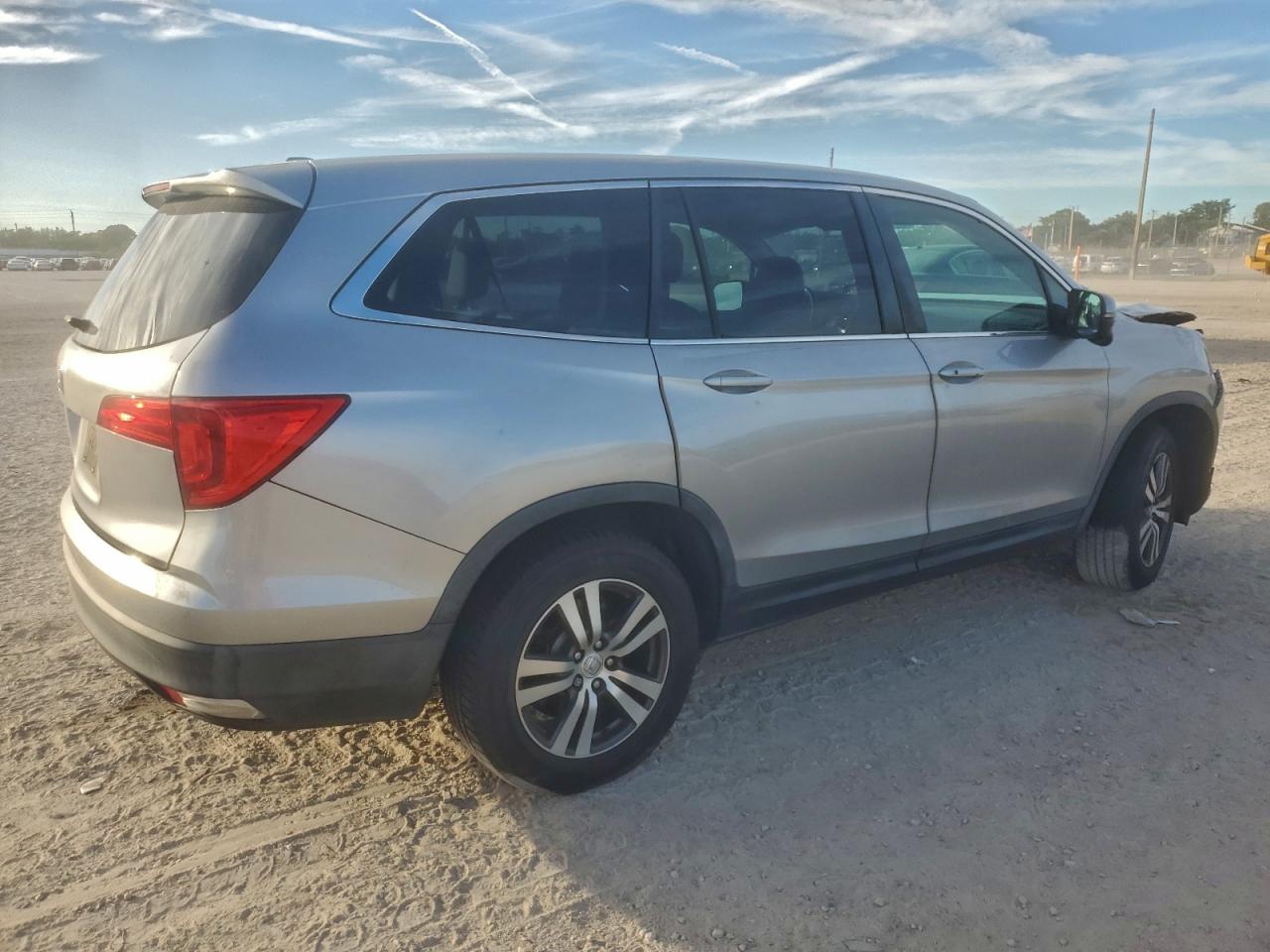 2016 HONDA PILOT EXL photo 5