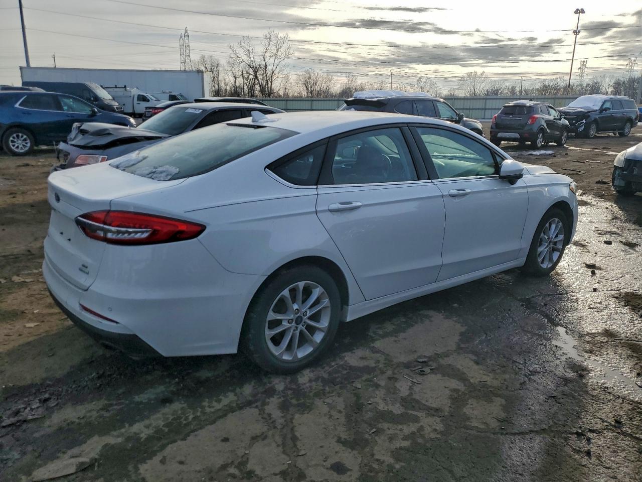 2020 FORD FUSION SE photo 3